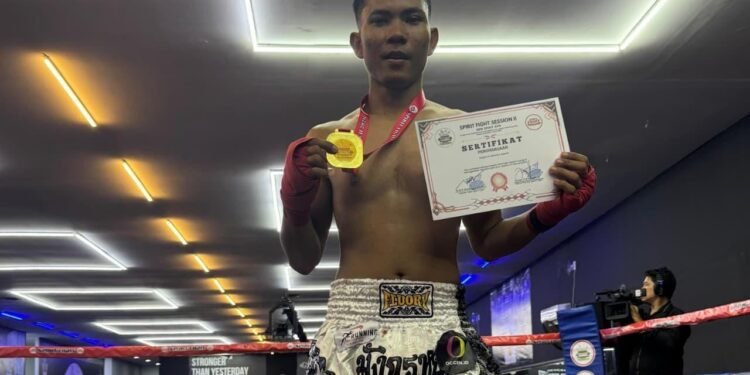 Petinju Muda Batu Bara Mikael Vaniroy Menang TKO di Spirit Fight Season 2 Medan