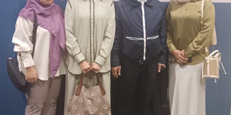 Anggi Bersilaturahmi dengan Menko PMK Muhaimin Iskandar dan Ibu Rustini di Medan