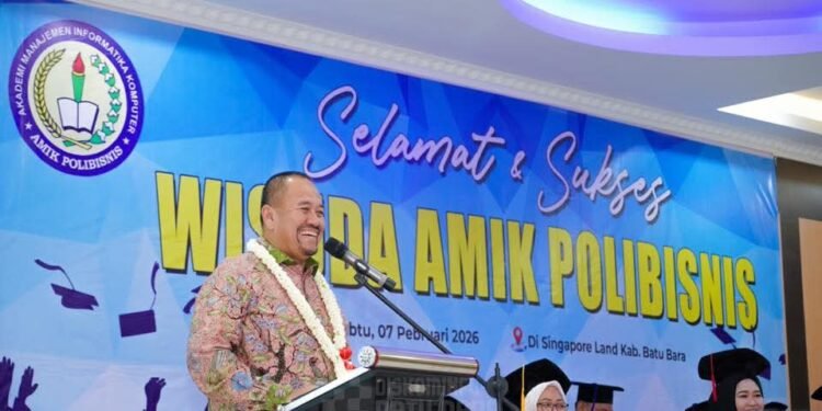 Hadiri Wisuda AMIK Polibisnis Perdagangan, Bupati Batu Bara Tekankan SDM Unggul Menuju Indonesia Emas 2045