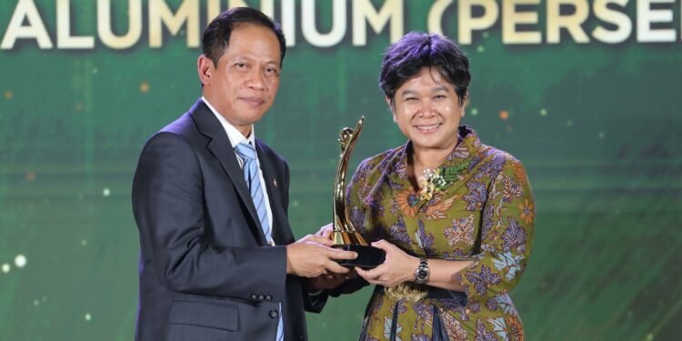 INALUM Masuk Elit Perusahaan Beyond Compliance, Raih PROPER Emas dan Hijau 2025
