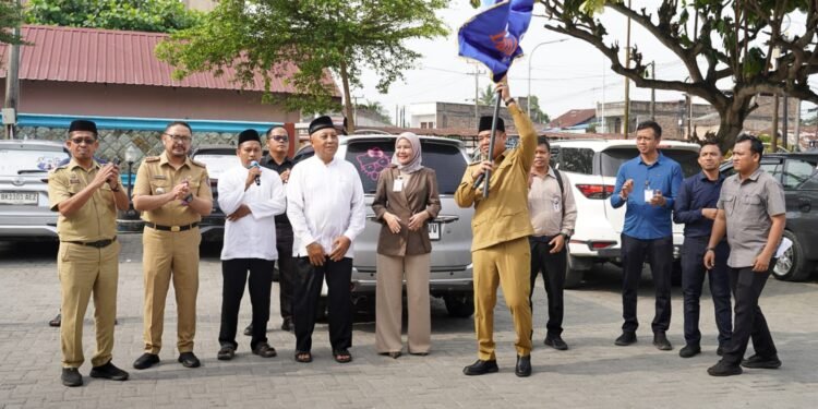 Lepas Peserta Manasik Haji Akbar Bank Sumut, Wabup Syafrizal Tekankan Kesiapan Fisik Jemaah