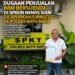 Seorang pria berdiri di depan papan SPKT Polres Batu Bara sambil memegang berkas laporan, terkait dugaan penjualan BBM bersubsidi di SPBUN Nenas Siam yang viral di media sosial.