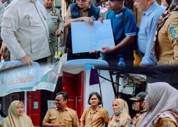 Bupati Baharuddin Tinjau Layanan Bapenda di Desa Bogak, Program Berlayar Permudah Pembayaran Pajak Daerah