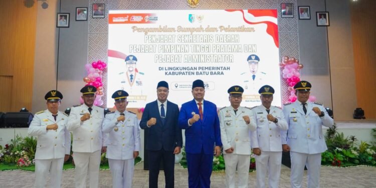 Tingkatkan Kualitas Pelayanan, Bupati Baharuddin Lantik 33 Pejabat Pimpinan Tinggi Pratama dan Pejabat Administrator