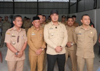 Wabup Syafrizal Tinjau Program BERLAYAR di Desa Binjai Baru, Pastikan Pelayanan Publik Hadir hingga ke Desa