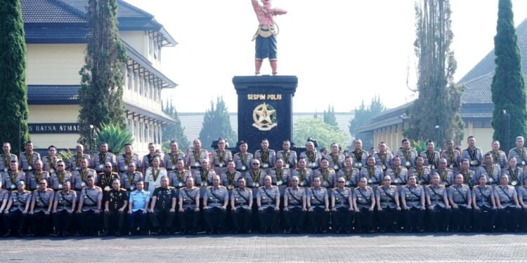 418 Lulusan Sespim Polri Resmi Dikukuhkan, Wakapolri Tekankan Kepemimpinan Adaptif Hadapi Era Digital