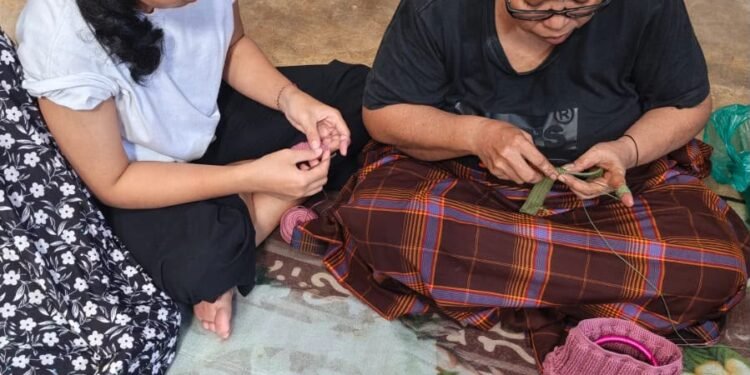 Warga Binaan Wanita Lapas Labuhan Ruku Asah Keterampilan Merajut Tas sebagai Bekal Mandiri