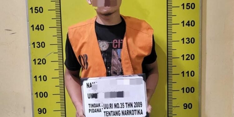 Kompak Berantas Narkoba, Warga dan Polisi Amankan Terduga Pengedar Sabu di Tiga Juhar